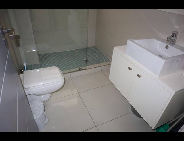 1 BEDROOM PROPERTY TO RENT IN SEA POINT